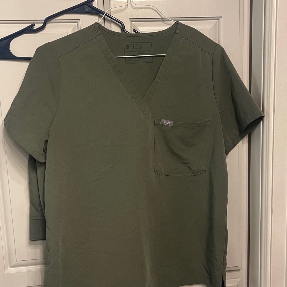 Figs Hunter Green V-Neck Scrub Top and Jogger Pants